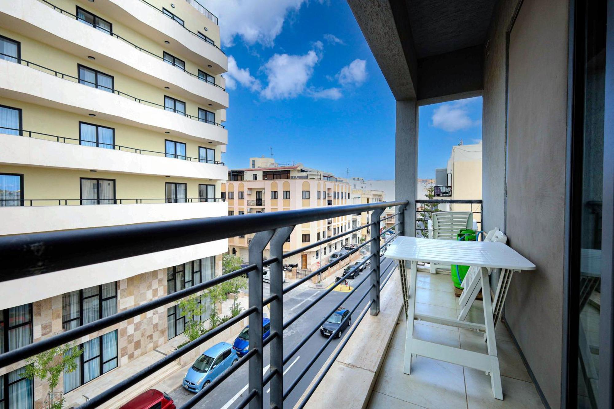 Modern 3Br Stylish & Spacious Apartment - Close To Sliema Promenade Gzira Екстериор снимка